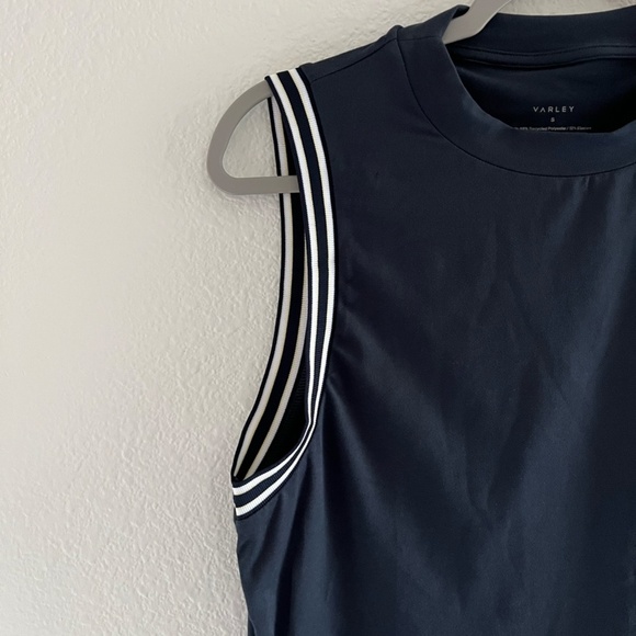 VARLEY | Classic Breathable Wellings Performance Tank in Navy/White | Size Small - Picture 5 of 10